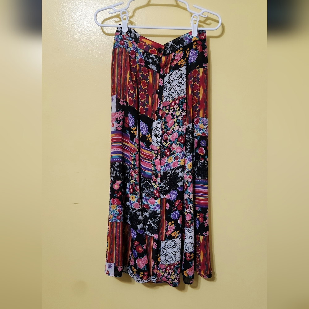 Samantha USA patch floral maxi skirt. Size medium